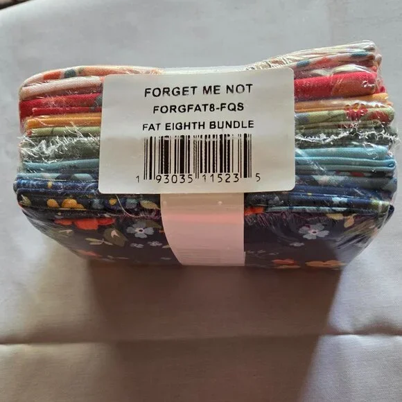 Fabric fat-eighth bundle - Picture 2 of 3